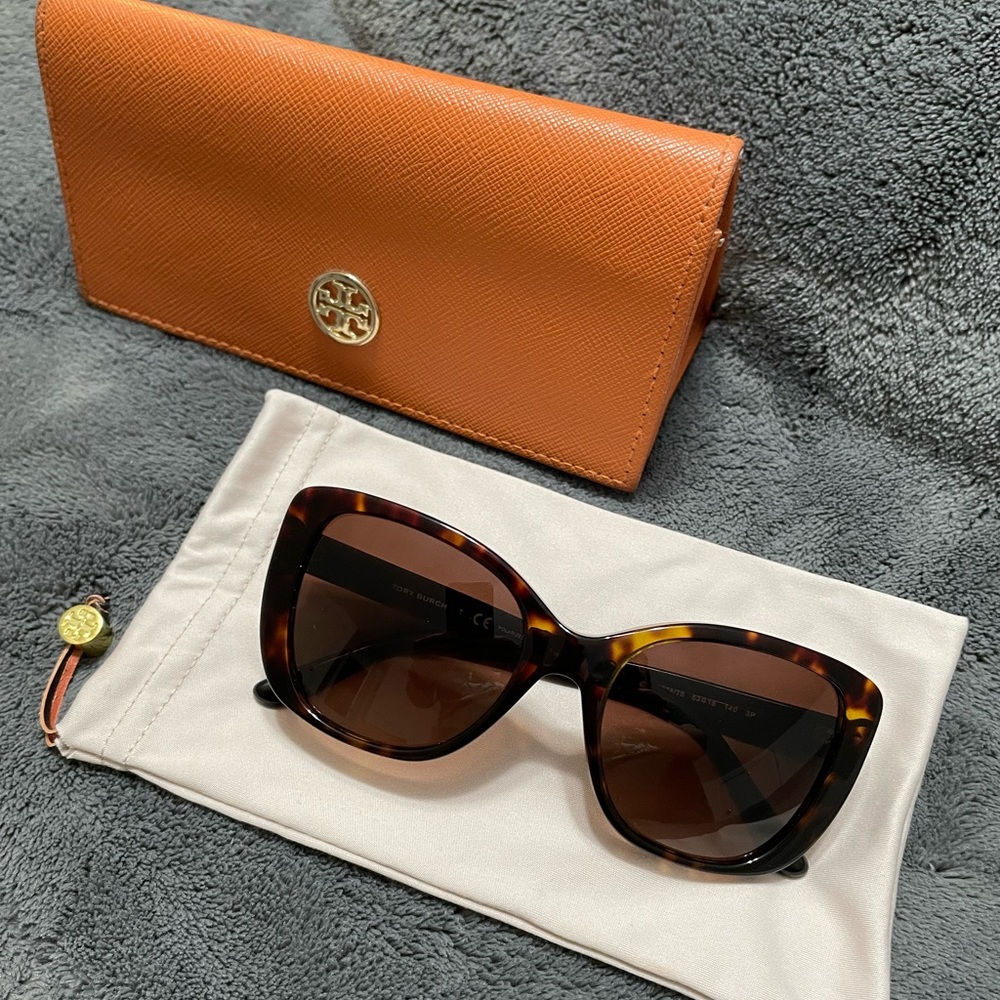 Tory Burch Sunglasses Polarized w/ Case and Bag